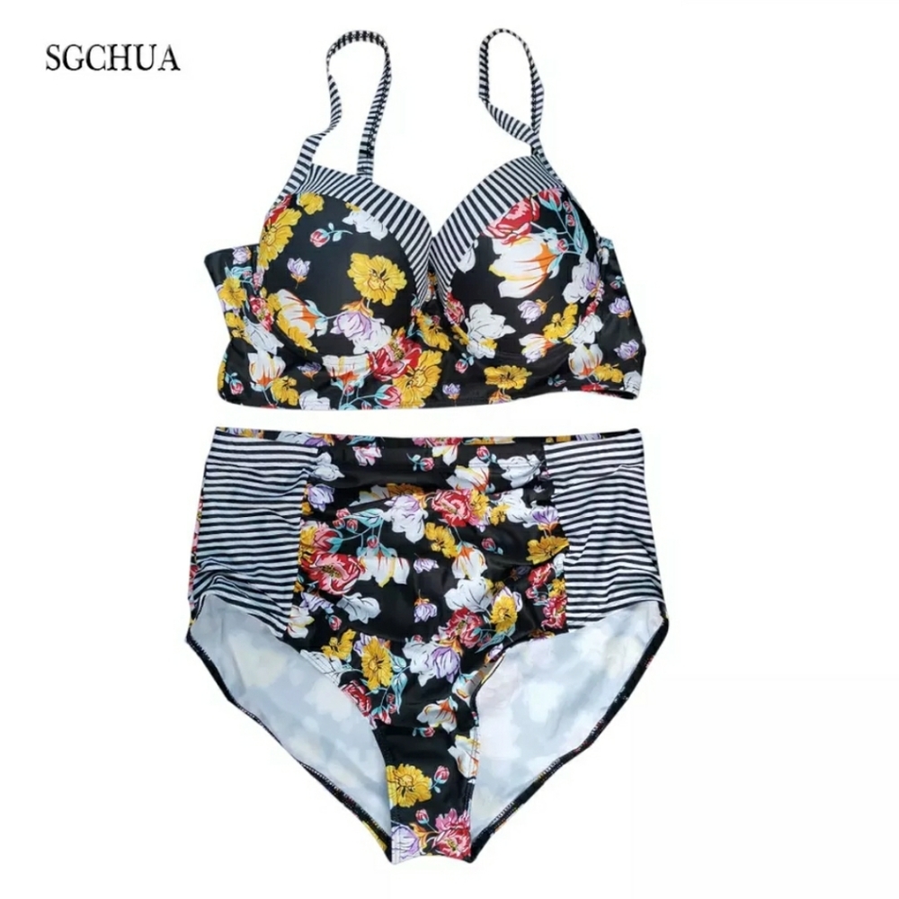 Beautiful floral plus size Swimsuit - Picture 4 of 6